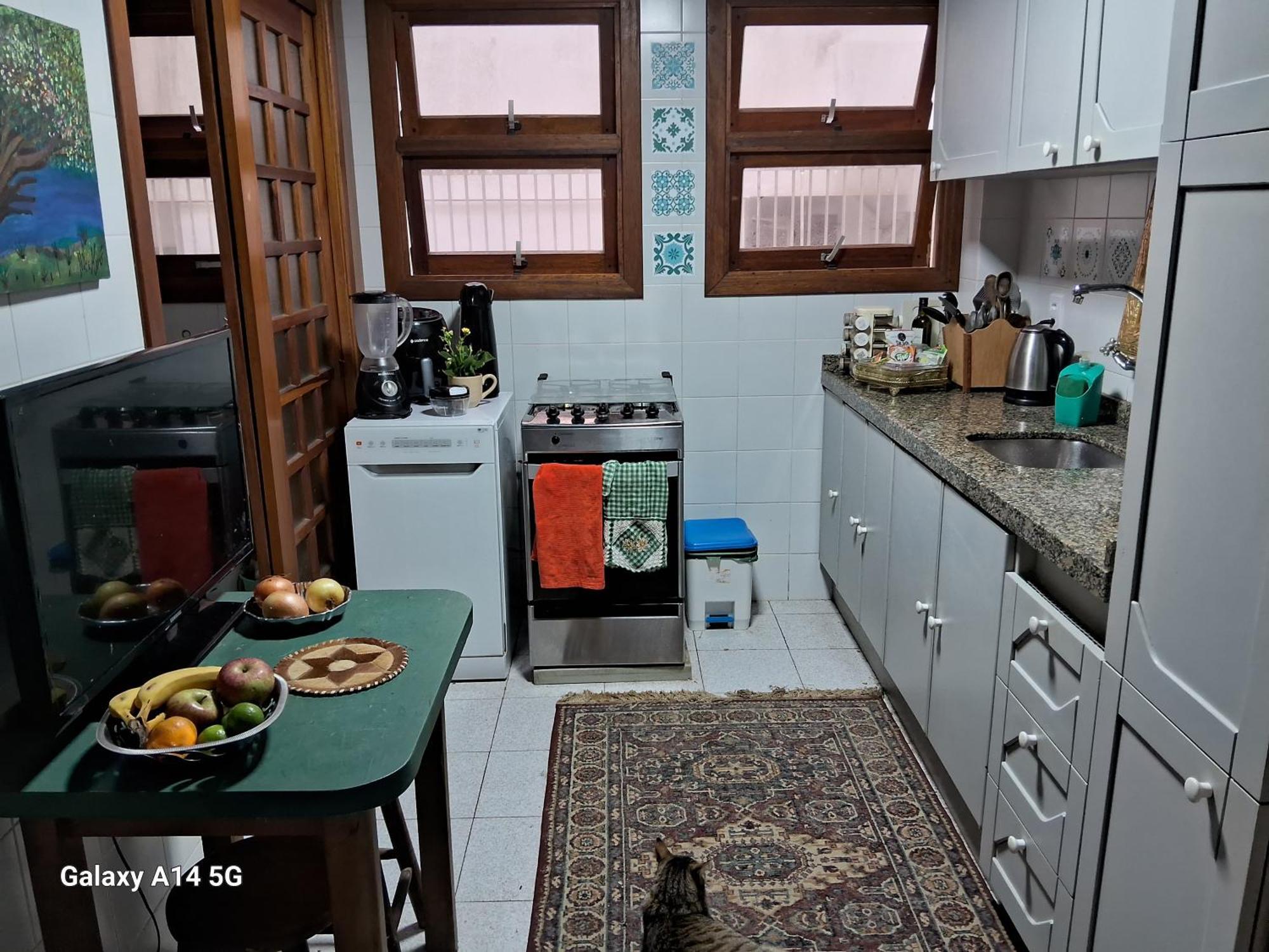 Homestay Alugo A 300m Da *